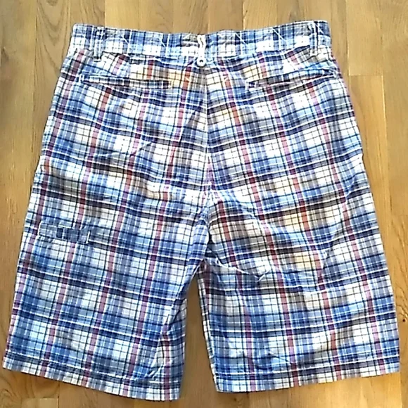 Nautica Men's Plaid Shorts. Size 36 - Picture 4 of 10